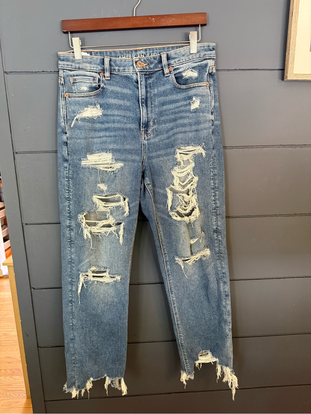 American Eagle Mom Jean High Rise Distressed Medium Wash Denim Blue Size 20